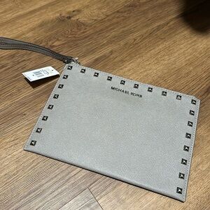 NWT Michael Kors Gray Jet Set Travel Wristlet